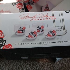 Marilyn Monroe Floral Ceramic Mug Set - Red and Black